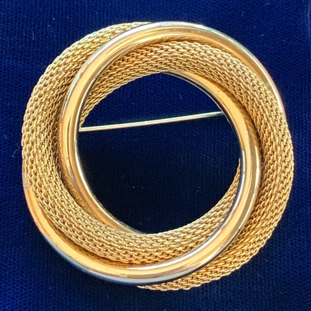 Vintage MARVELLA Gold Tone Mesh Brooch